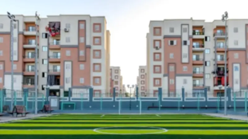 وزيرة الإسكان تتابع مشروعات العبور الجديدة: إنجاز مركز شباب ومدرسة و125 عمارة سكنية