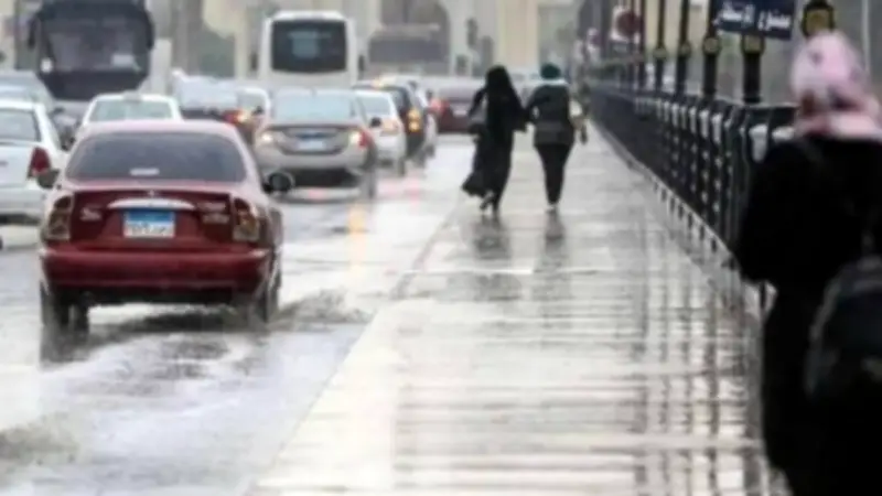 طقس الجمعة 13 فبراير 2026: أمطار ورياح قوية واضطراب في الملاحة البحرية