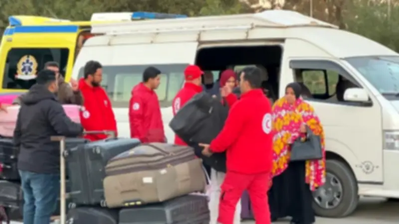 الهلال الأحمر يطلق قافلة زاد العزة 141 حاملة 6 آلاف طن مساعدات لغزة