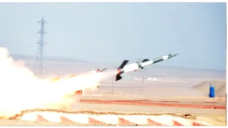 إيران تطلق 220 صاروخاً على إسرائيل وتستهدف 14 قاعدة أمريكية في المنطقة