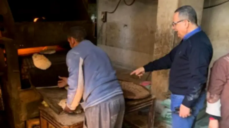 ضبط 2640 رغيف خبز مدعم قبل تهريبها للسوق السوداء وإغلاق مخابز مخالفة في الدقهلية