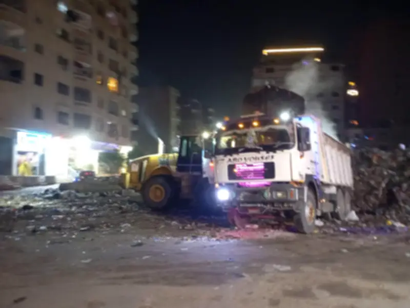 رفع 2700 طن من المخلفات في الجيزة والمحافظ يوجه بالمراقبة المستمرة للميدان