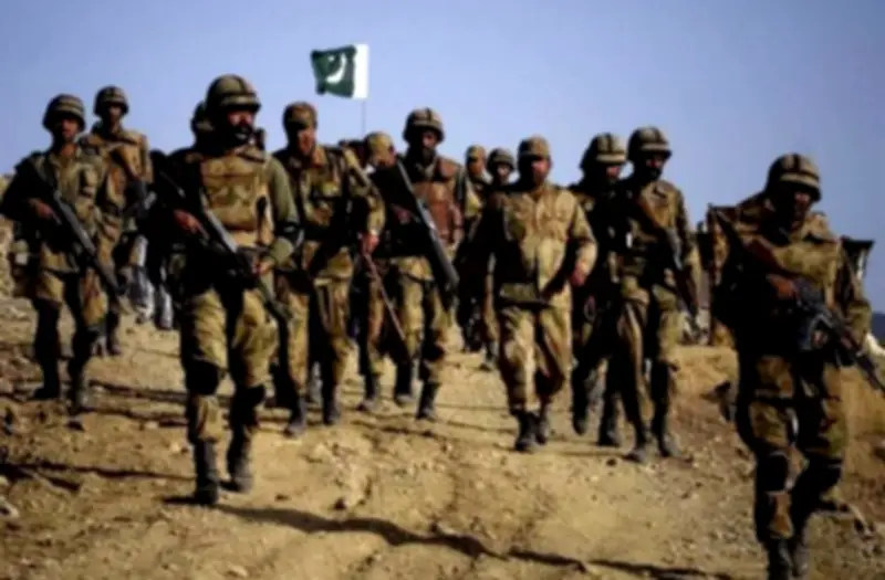 الجيش الباكستاني يقتل 274 من مسؤولي ومسلحي طالبان ويدمر 73 موقعاً على حدود أفغانستان