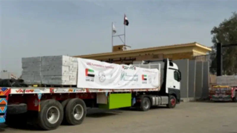 عبور الدفعة 303 من مساعدات الإمارات إلى غزة عبر معبر رفح