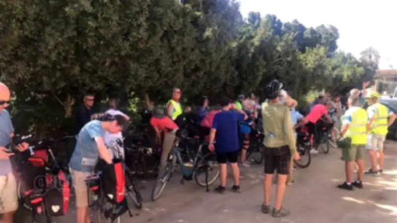 39 دراجًا أجنبيًا يستكشفون المعالم السياحية في أسوان ضمن فعالية رياضية دولية