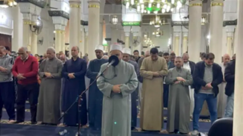 موعد أذان الفجر اليوم السبت في السويس: 4:51 صباحاً وعدد ساعات الصيام 12 ساعة و52 دقيقة