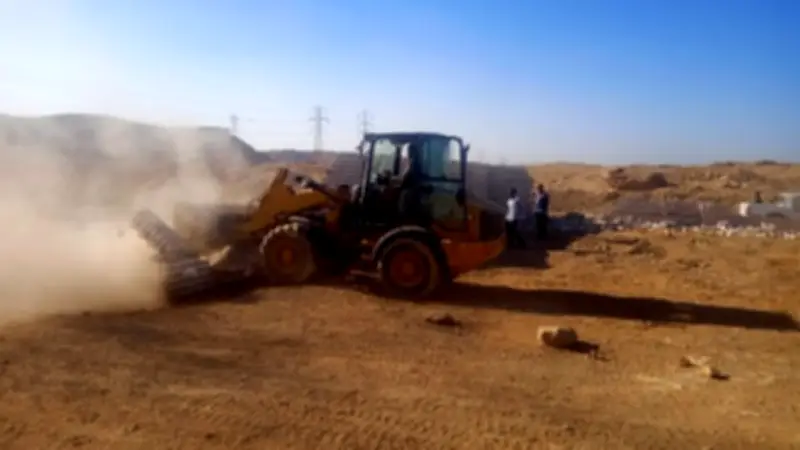 محافظ أسوان يشرف على إزالة 453 تعدياً على أراضي الدولة ضمن الموجة 28