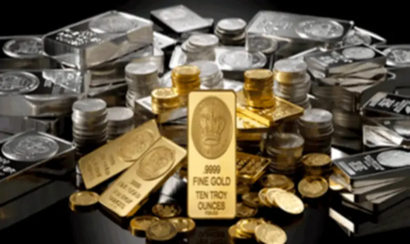 الذهب يتماسك قرب 5000 دولار والفضة تقفز 1% رغم قوة الدولار