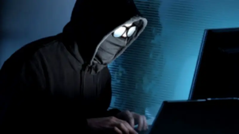 الحبس 6 أشهر وغرامة 50 ألف جنيه عقوبة الاستيلاء على نظام معلوماتي