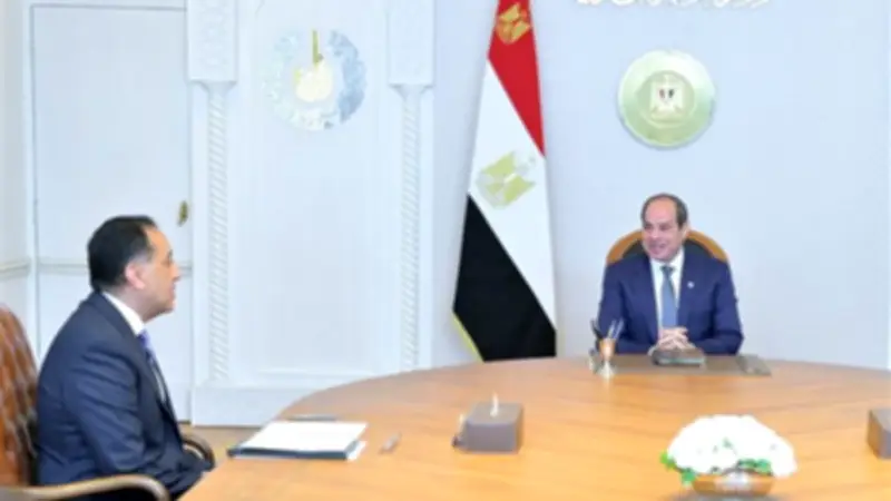 8 ملفات حاسمة أبقت على محمود عصمت وزيرًا للكهرباء في الحكومة الجديدة