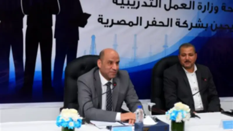 وزير العمل يسلم شهادات تدريب مجاني لـ82 شابًا في مركز الحفر المصرية