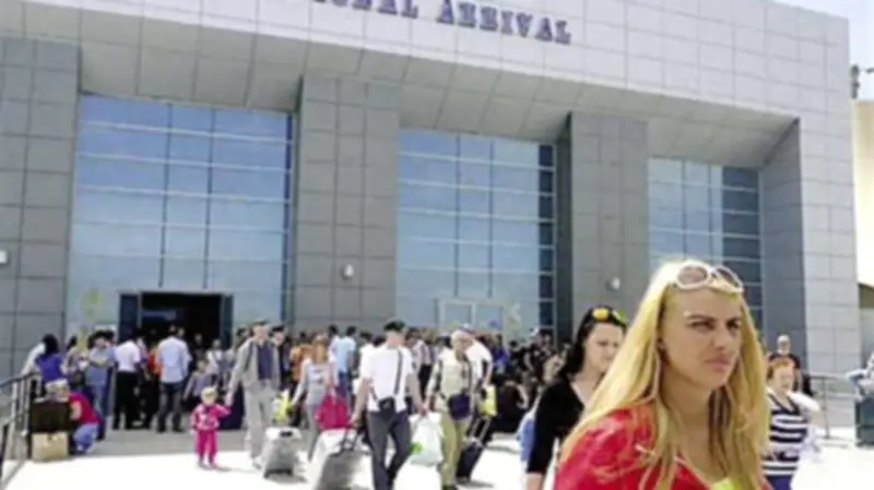 مطار الغردقة الدولي يستقبل 88 رحلة و16 ألف سائح في يوم واحد