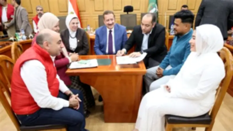 محافظ المنوفية يشهد عقد قران ثلاثة من أبناء دور الرعاية في احتفالية إنسانية