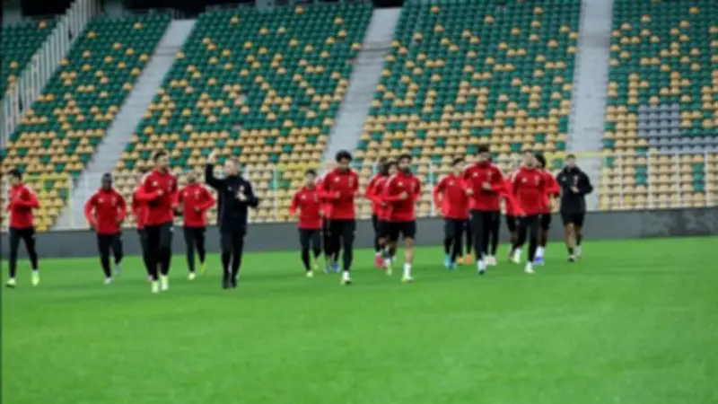 الأهلي يختتم تدريباته استعدادًا لمواجهة الإسماعيلي في الدوري الممتاز غدًا