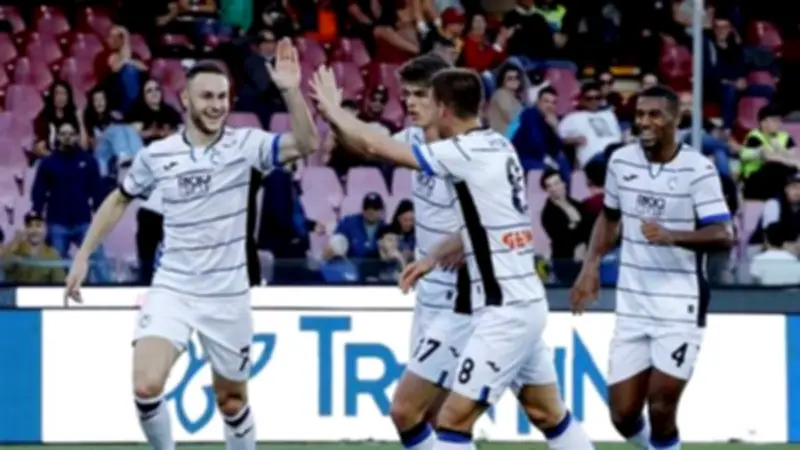 كومو يطيح بنابولي بركلات الترجيح ويتأهل لنصف نهائي كأس إيطاليا