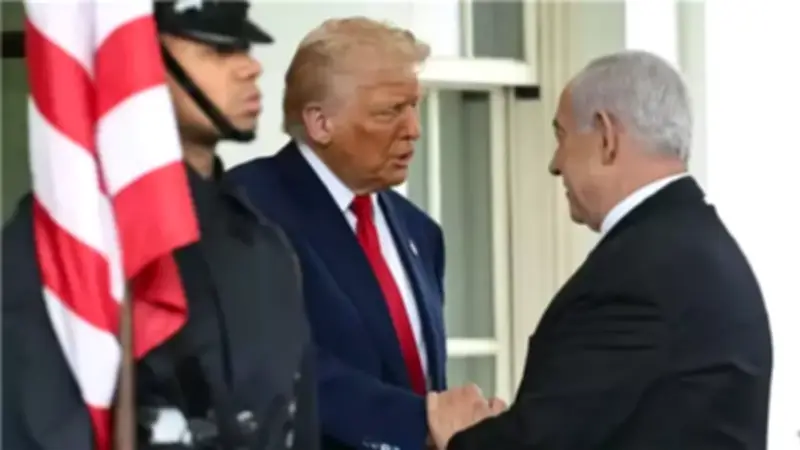 نتنياهو يصل واشنطن استعدادًا لمحادثات مصيرية مع ترامب حول إيران والضفة الغربية