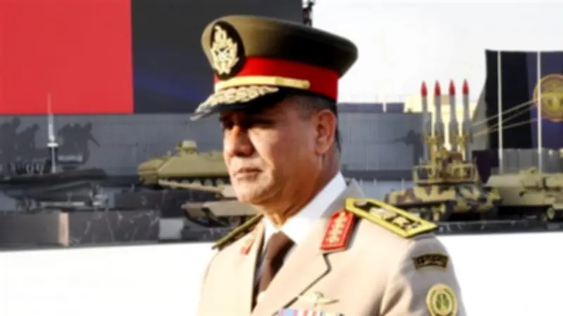 السيسي يتفقد الأكاديمية العسكرية ويشيد بجهود الفريق أشرف زاهر في تطوير التعليم والتدريب