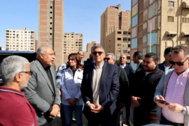 محافظ الجيزة يتفقد أعمال تطوير وترصيف شارع ناهيا لتحقيق السيولة المرورية