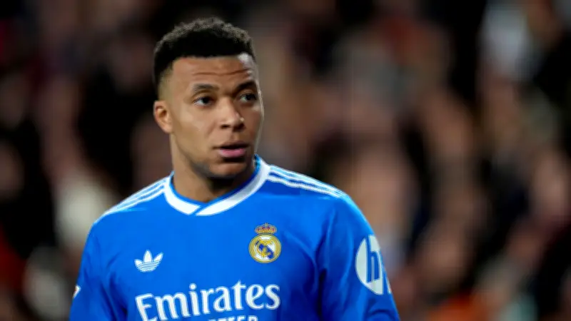 صفعة مبابي تهدد صفقات ريال مدريد.. إنزو فرنانديز في دائرة اهتمام الميرينجي