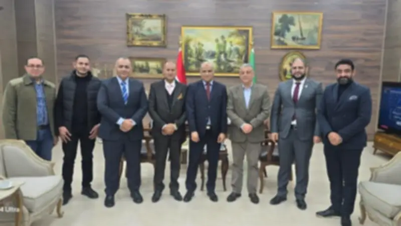 محافظ الإسماعيلية يؤكد دعم الاستثمار الصناعي شرق القناة في لقاء مع مصنع إندستريال هاوس