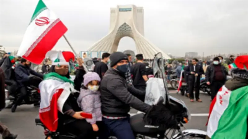 تحديات دولية ومسيرات مليونية: إيران تحيي ذكرى انتصار الثورة وسط هتافات ضد أمريكا وإسرائيل