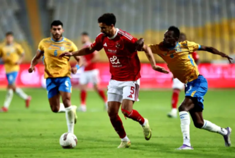 الأهلي يهزم الإسماعيلي بهدفين نظيفين في مباراة حاسمة للدوري المصري