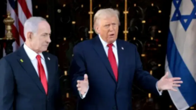 ترامب يؤكد لإسرائيل استمرار المفاوضات مع إيران ويؤجل القرار النهائي