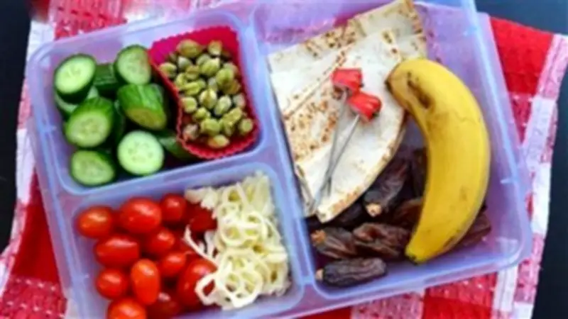 دليل شامل: مكونات اللانش بوكس الصحي لطفلك لتعزيز النمو والتركيز