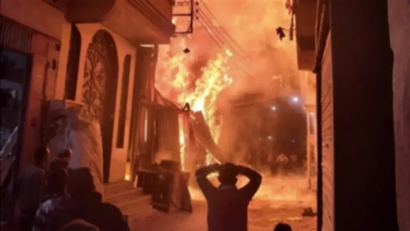 سيطرة الحماية المدنية على حريق هائل في ورشة نجارة بمدينة ميت غمر بالدقهلية