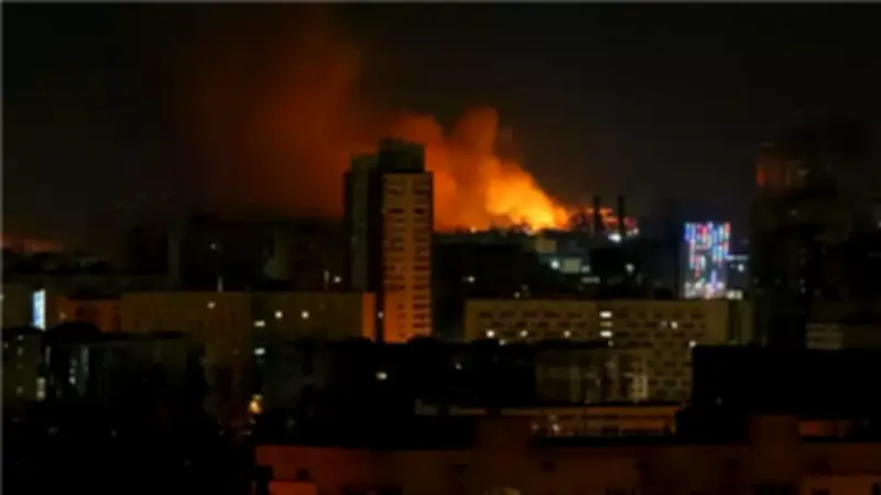 انفجارات في كييف وتصريحات زيلينسكي حول احتمالات إنهاء الحرب مع روسيا