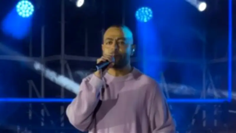 تامر عاشور يخطف الأضواء في حفل عيد الحب بالكويت بأداء استثنائي لأقوى أغانيه