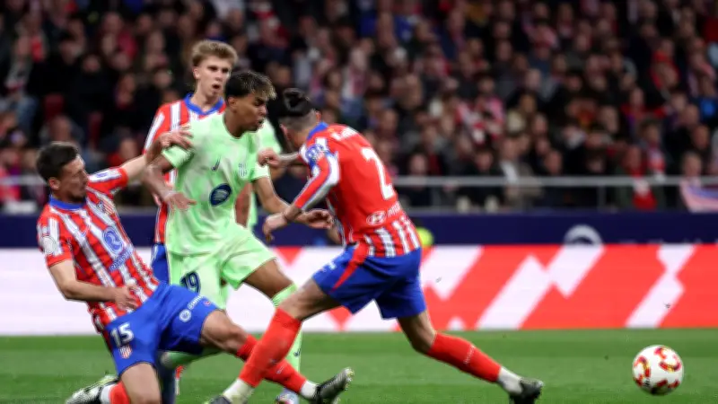 كيف فوت برشلونة صفقة مارك بوبيل لصالح أتلتيكو مدريد قبل مواجهة الكأس؟