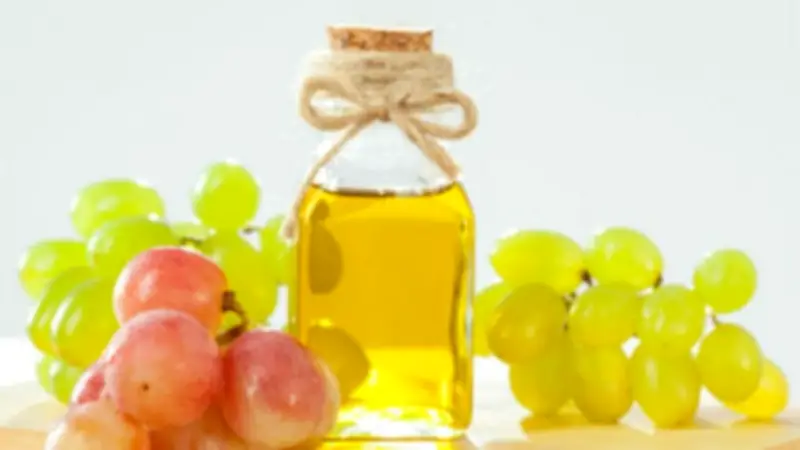 زيت بذور العنب: دعم متكامل لصحة القلب والبشرة اليومية