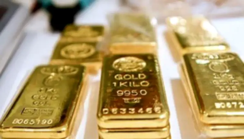 تقلبات أسعار الذهب العالمية اليوم: أونصة الذهب تشهد انخفاضًا ملحوظًا في الأسواق