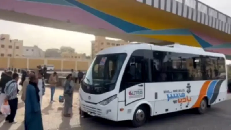 محافظ قنا يشرف على تشغيل أتوبيسات جديدة لتخفيف الازدحام في خطوط النقل الجماعي