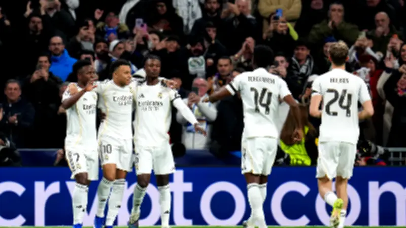 اتحاد جدة يطارد كامافينجا من ريال مدريد لتعويض كانتي في الصيف