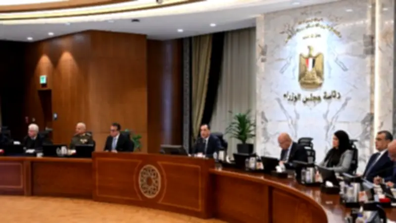 مدبولي يكرم الوزراء السابقين قبل انعقاد اجتماع الحكومة الأسبوعي بتشكيلها الجديد