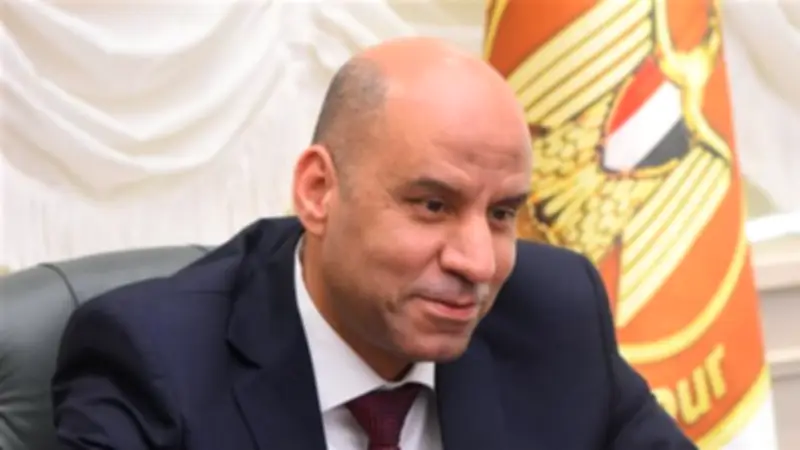 وزير العمل يؤكد على بناء منظومة حديثة قادرة على الابتكار في اجتماع مع المديريات