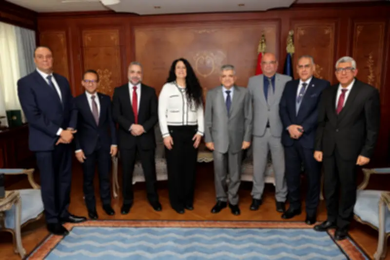 هيئة قناة السويس تبحث مع سيمنس سبل التعاون المستقبلي في مجالات التدريب