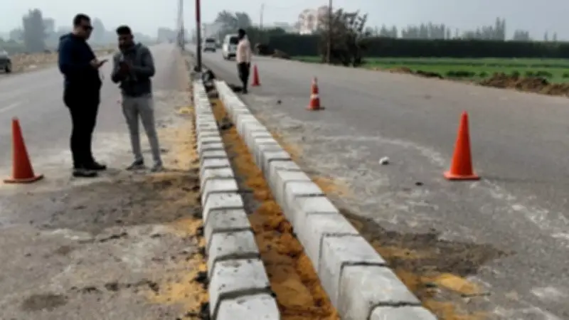 محافظ كفر الشيخ يعلن بدء إغلاق الفتحات العشوائية الخطرة على الطرق الدولية لتعزيز السلامة المرورية