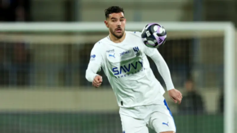 إصابة هيرنانديز تضع الهلال في مأزق دفاعي قبل مواجهة الاتفاق في دوري روشن