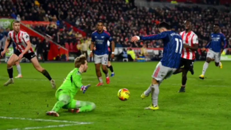 برينتفورد يوقف زحف آرسنال بتعادل مثير ويقدم هدية ثمينة لمانشستر سيتي