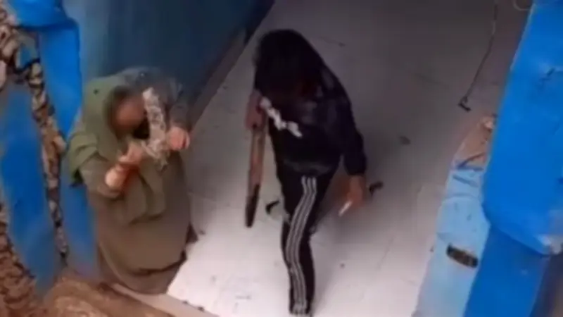 أمن القليوبية يفحص فيديو متداول لشاب يعتدي على والدته بـ