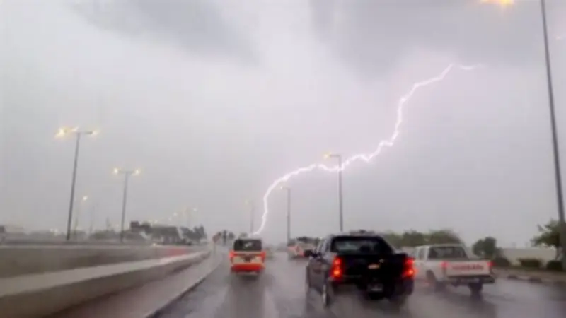 الأرصاد تحذر من عاصفة ترابية وأمطار رعدية تضرب مناطق مصرية اليوم