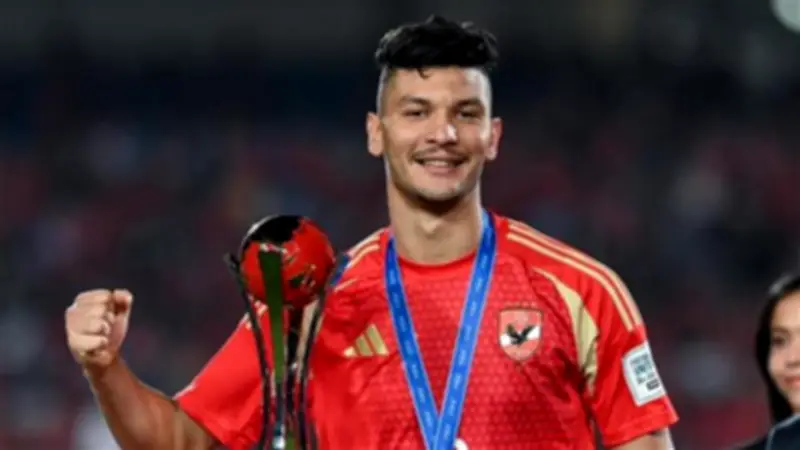 تطورات جديدة في النادي الأهلي: حسم عقوبة إمام عاشور ومفاوضات تجديد شوبير