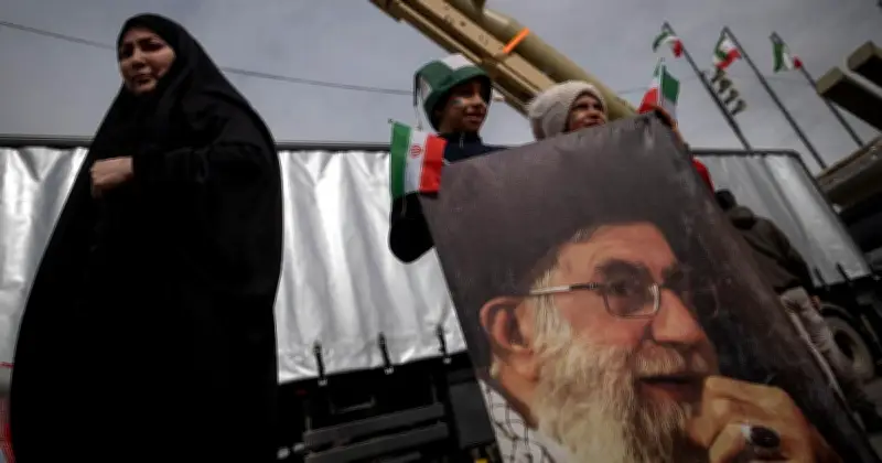 الموت لخامنئي: رسائل إيرانية تدعو على المرشد بالخطأ في فيديو