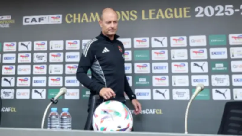 تورب وقائد الأهلي يحضران مؤتمر صحفي قبل مواجهة الجيش الملكي في دوري الأبطال