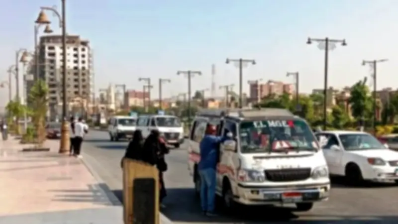 محافظ أسوان يوجه بتشديد الرقابة على خطوط السير والمواقف لضبط حركة المرور