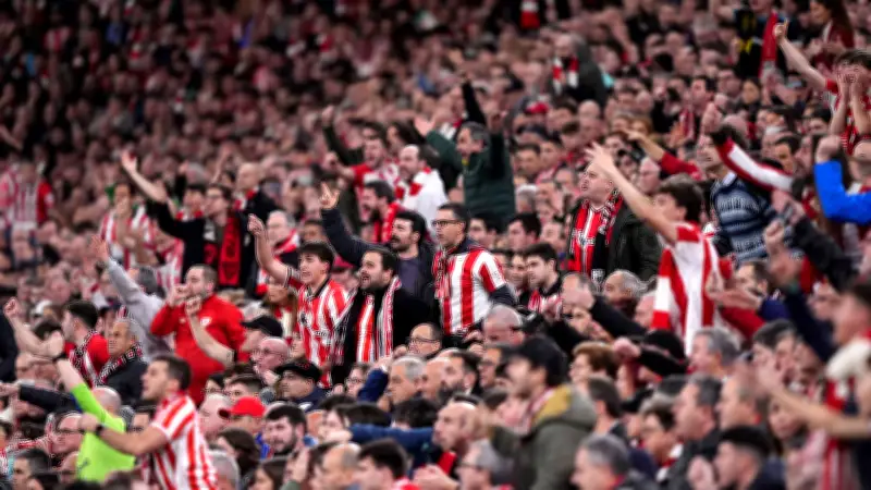 احتفاء جماهيري مؤثر في قرية إسبانية بعودة مدافع أثلتيك بيلباو بعد مشاركته في كأس الملك