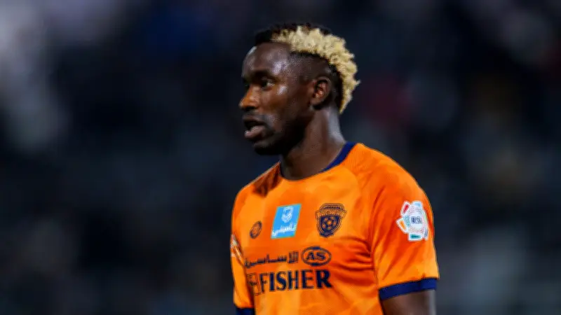 فاشيون ساكالا يهز شباك الاتحاد برأسية مذهلة في دوري روشن السعودي